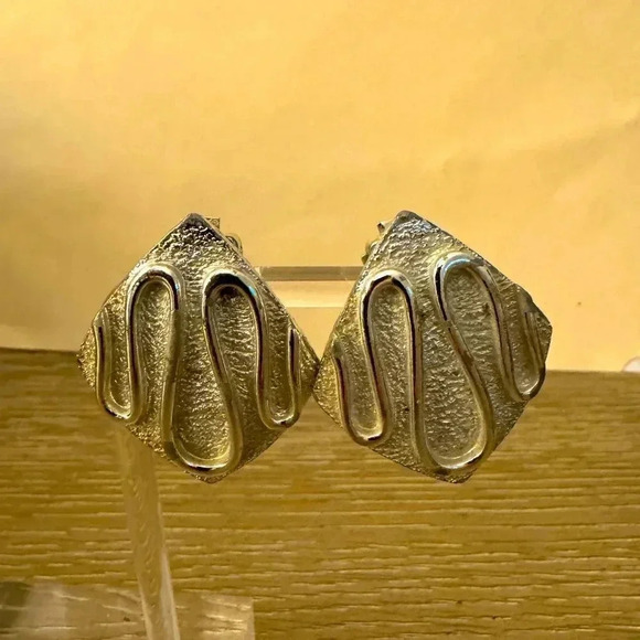 *Final Price* Sarah Coventry Silver Clip-On Earrings GUC Vintage - Picture 1 of 4